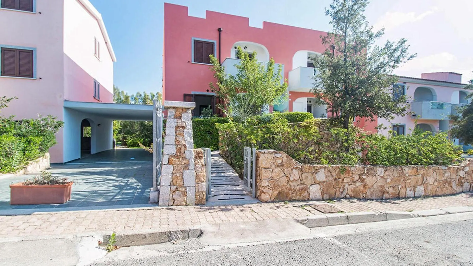 Quadri Apartment Orosei